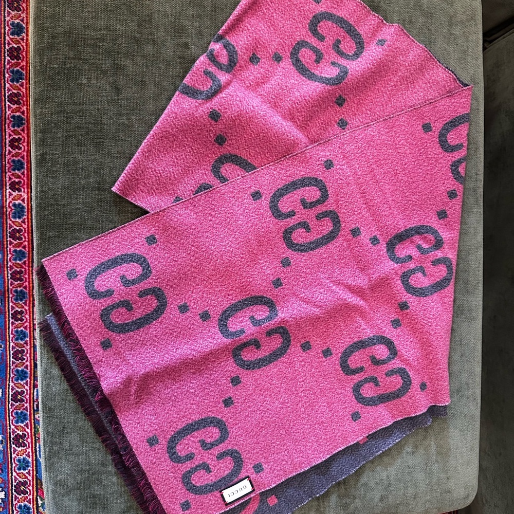 Gucci Pink and Gray Scarf